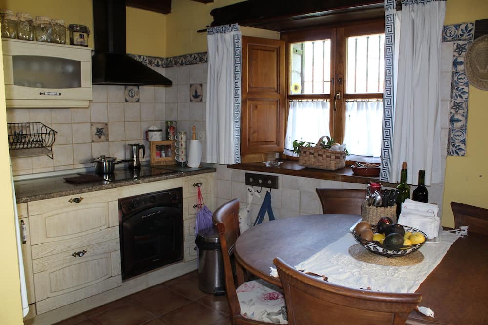 Photo of Kitchen in Llonin