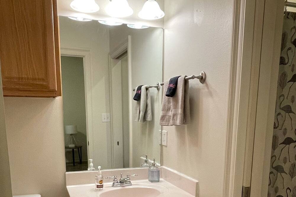 Photo of Bathroom in Highlands - Perkins