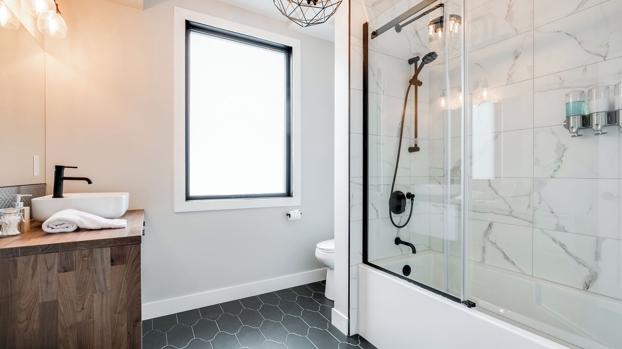 Photo of Bathroom in Laval