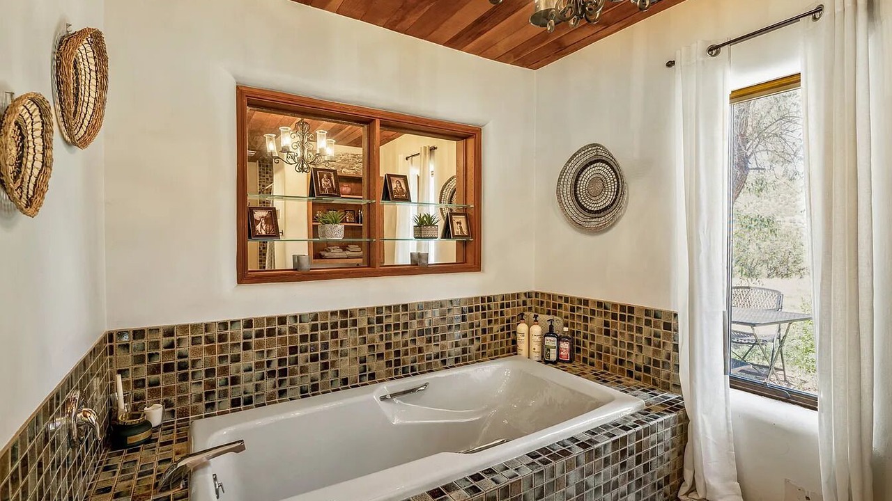 Photo of Bathroom in Arroyo Hondo