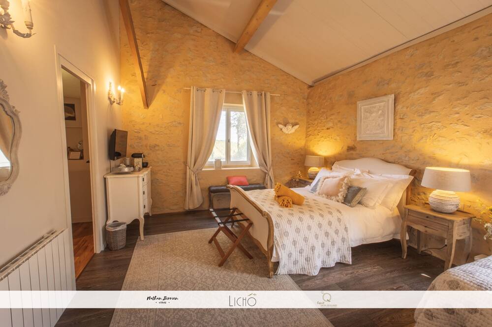 Photo of Bedroom in Les Esseintes