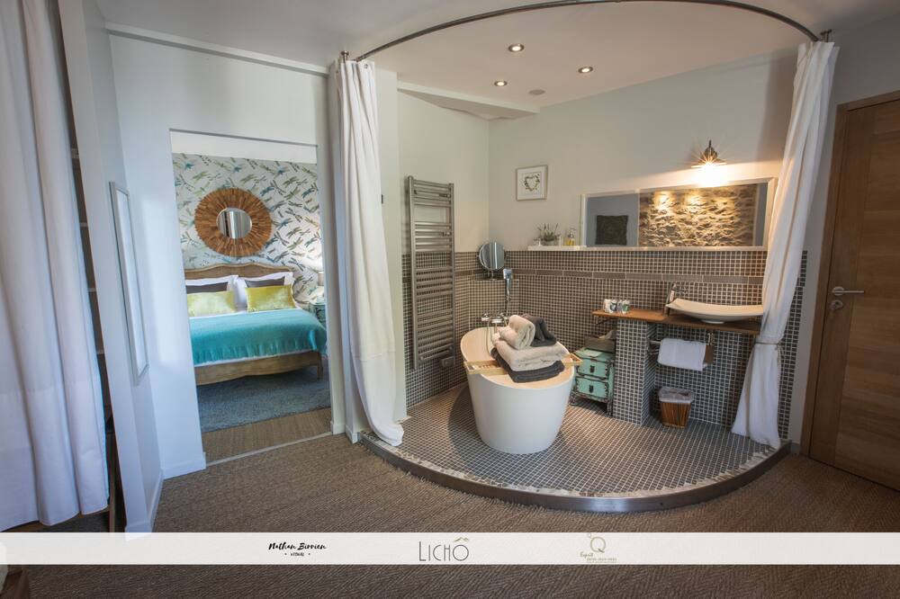 Photo of Bathroom in Les Esseintes