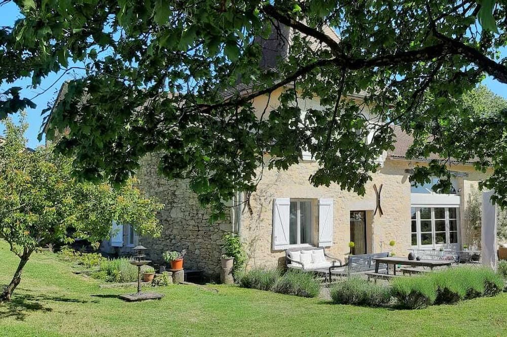 Photo of Outdoor in Les Esseintes