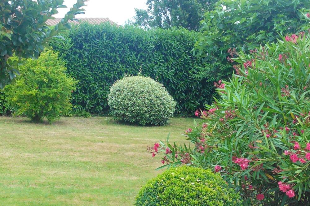 Photo of Outdoor in Monlaur-Bernet