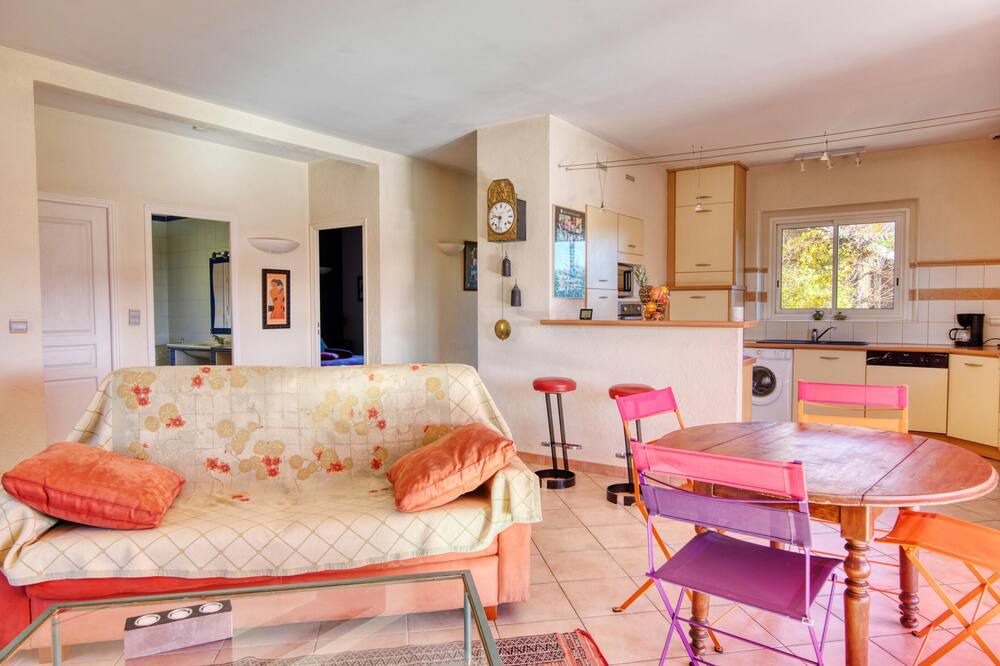 Photo of Livingroom in Monlaur-Bernet