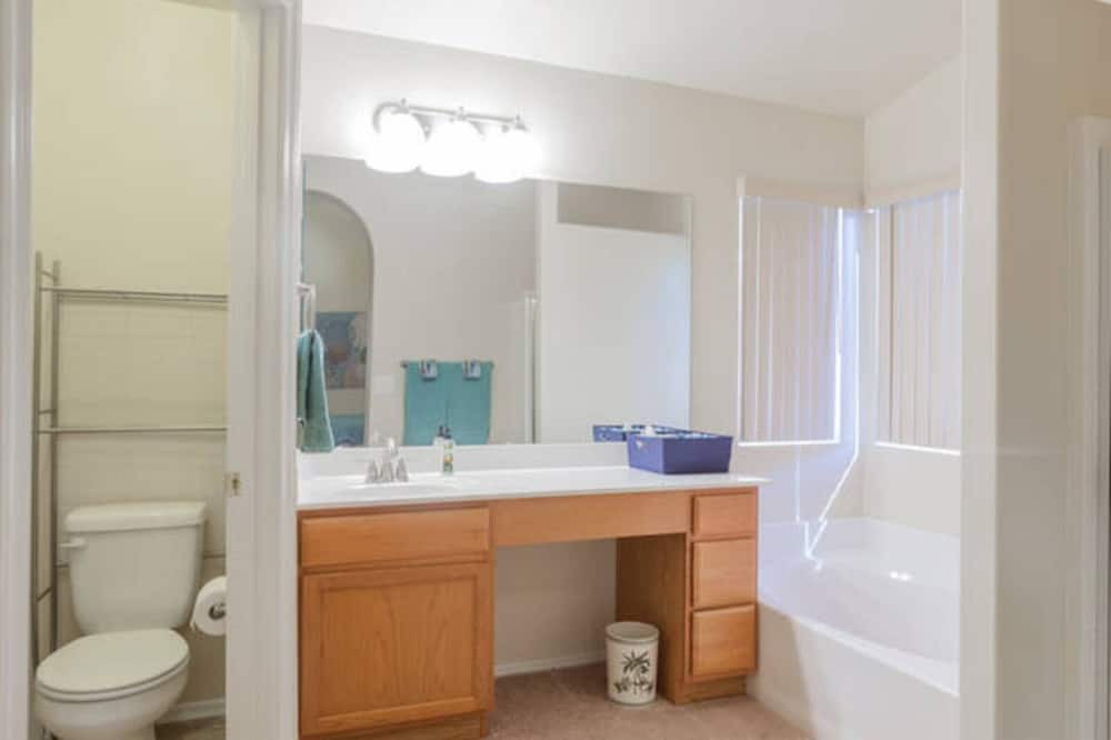 Photo of Bathroom in Mesa
