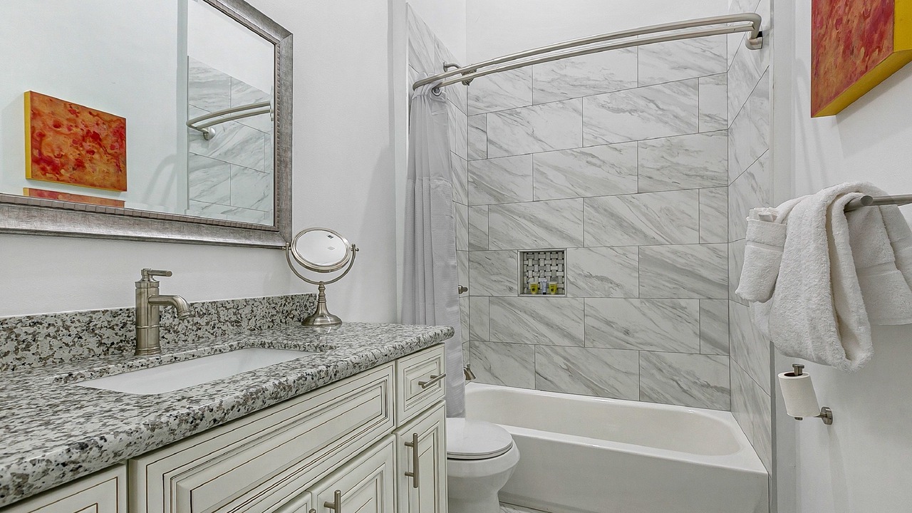 Photo of Bathroom in Irish Channel