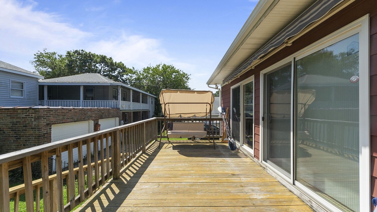 Photo of Patio Balcony in Willoughby Spit