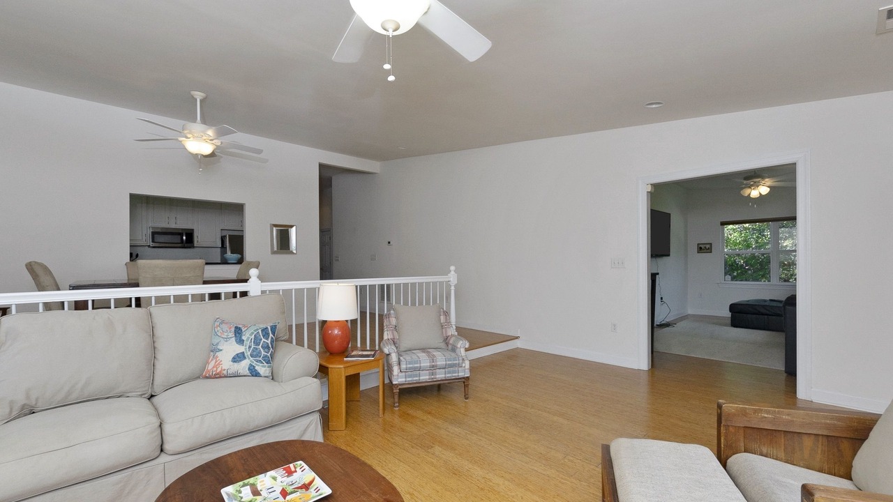 Photo of Bedroom in Willoughby Spit