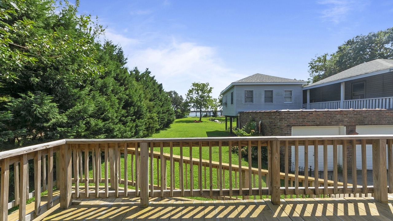 Photo of Patio Balcony in Willoughby Spit