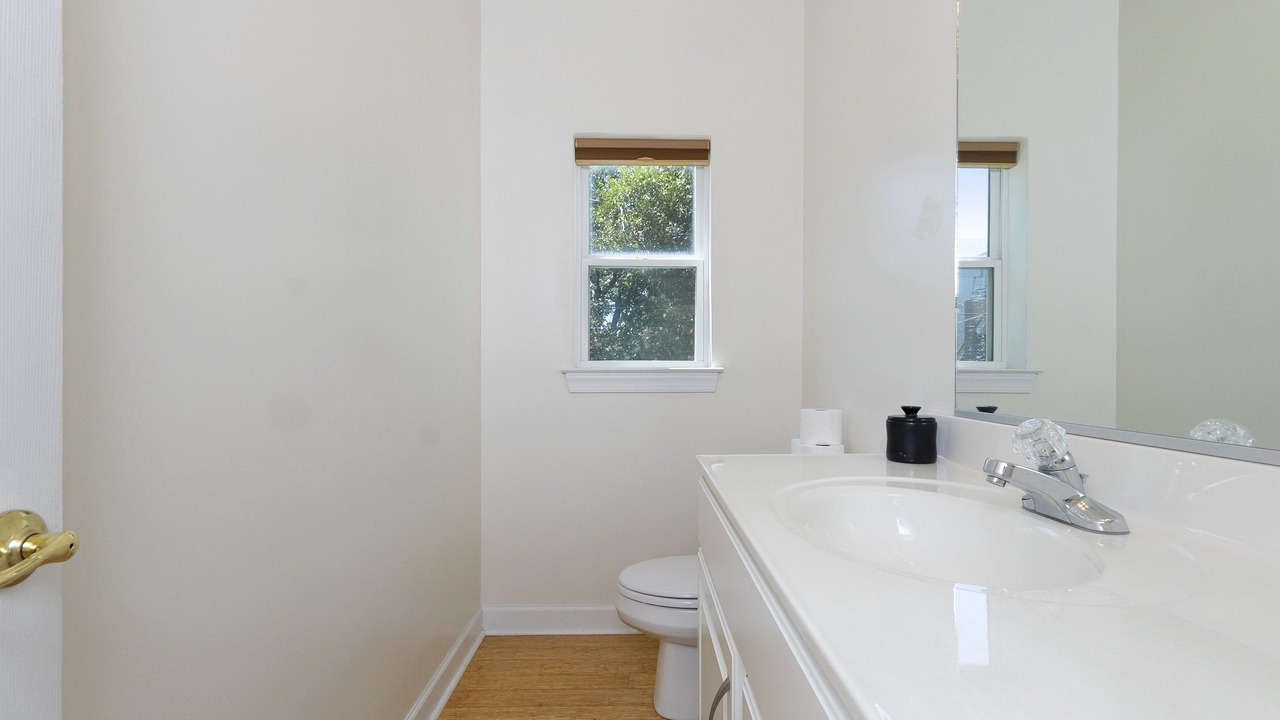 Photo of Bathroom in Willoughby Spit