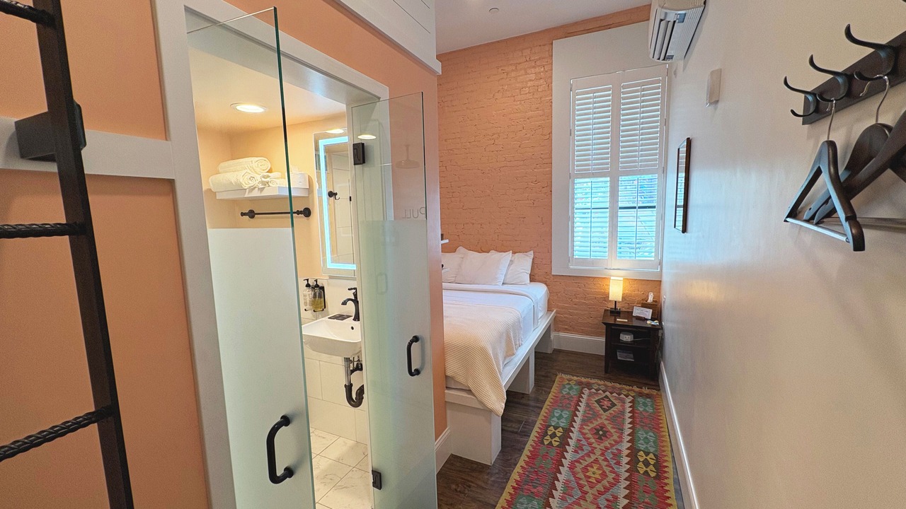 Photo of Bedroom in Beverly