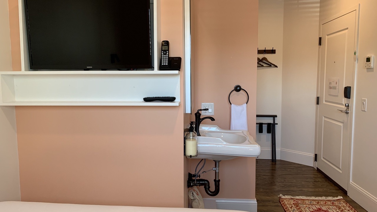 Photo of Bedroom in Beverly