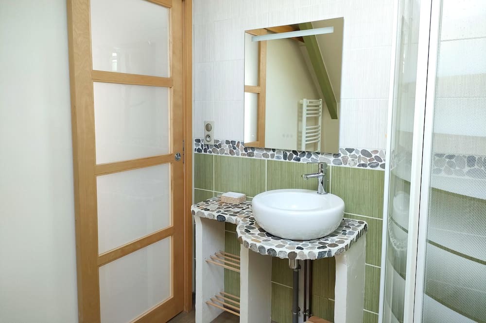 Photo of Bathroom in Le Vivier-sur-Mer