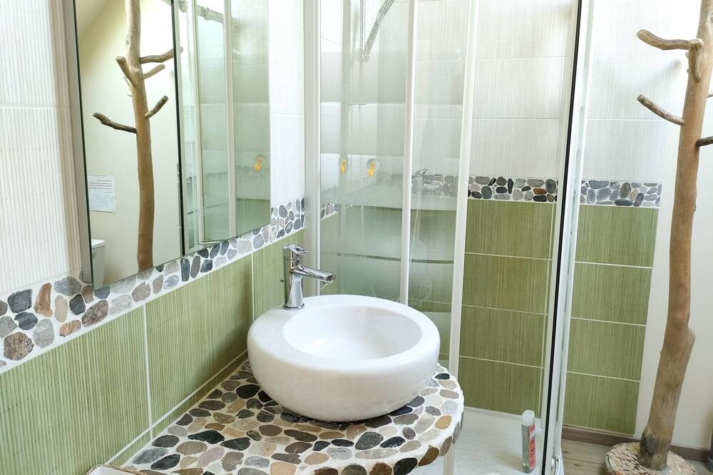 Photo of Bathroom in Le Vivier-sur-Mer