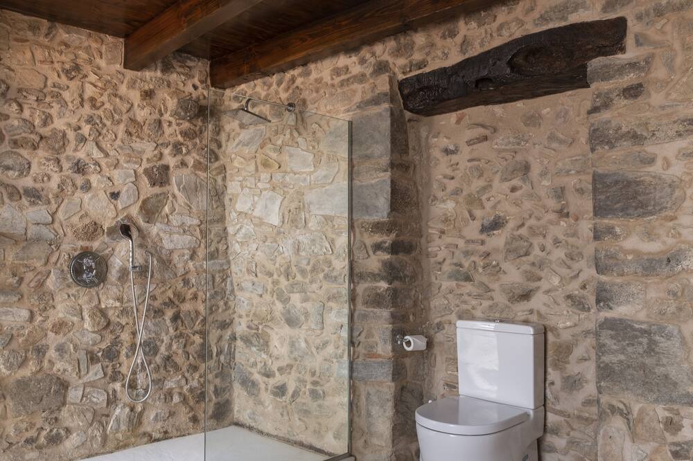 Photo of Bathroom in Bescano