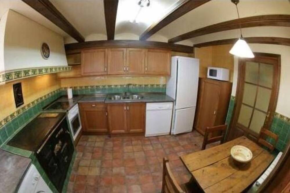 Photo of Kitchen in Colungo