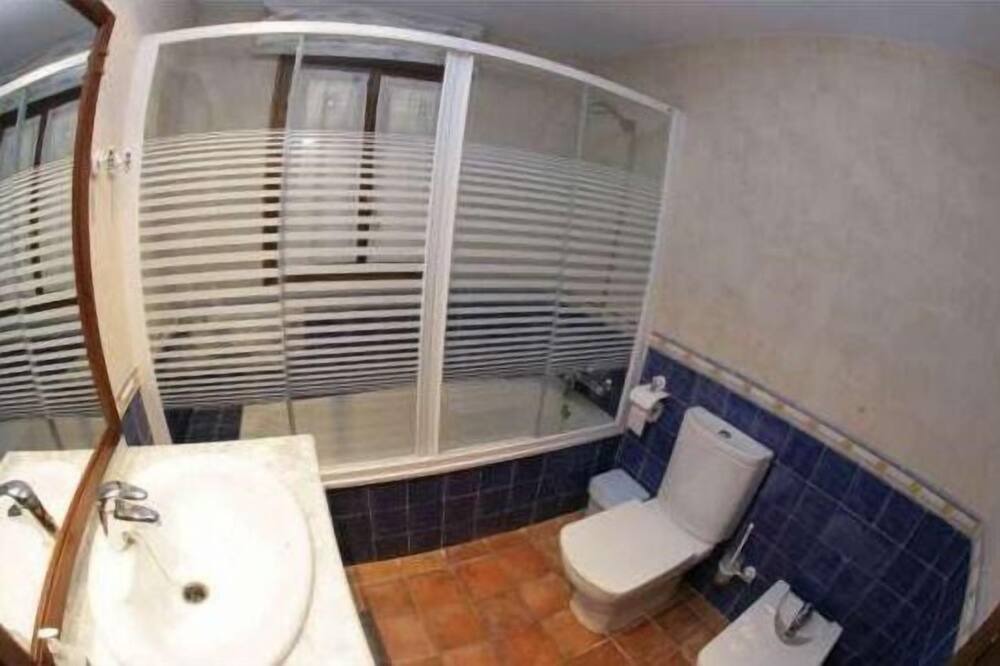 Photo of Bathroom in Colungo