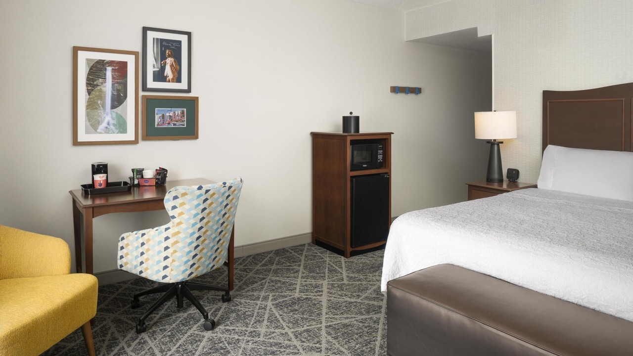 Photo of Bedroom in Big Flats Airport