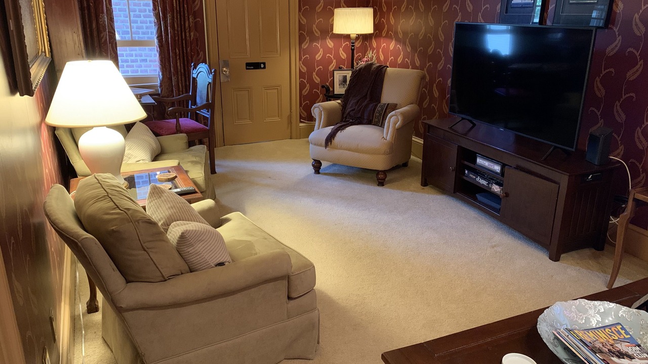 Photo of Livingroom in Burlington