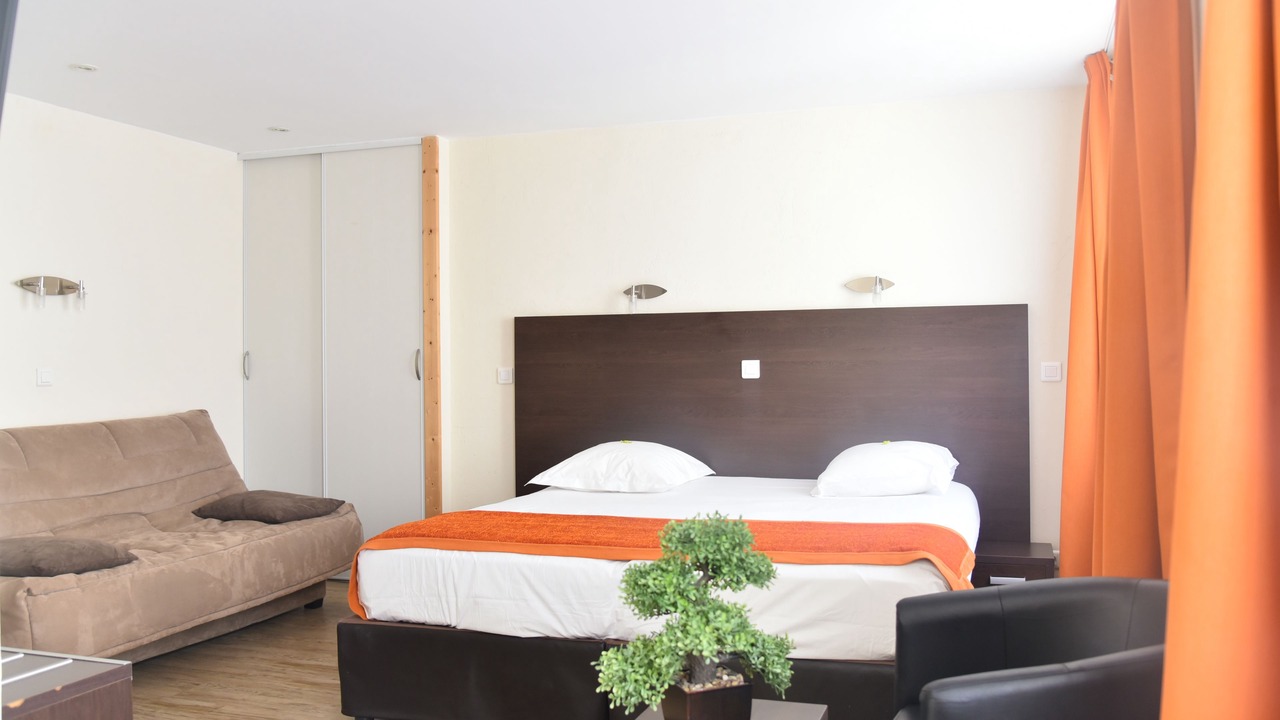 Photo of Bedroom in Greoux-les-Bains