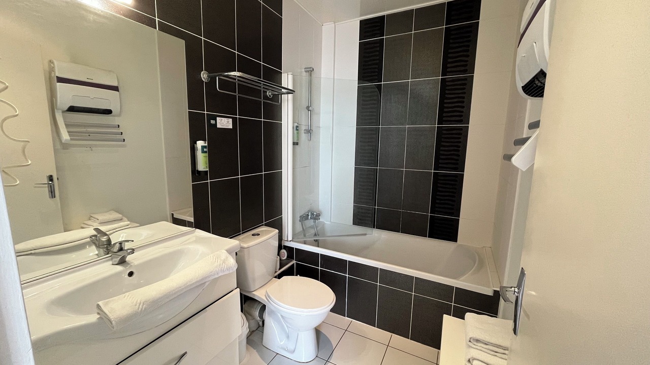 Photo of Bathroom in Sille-le-Guillaume