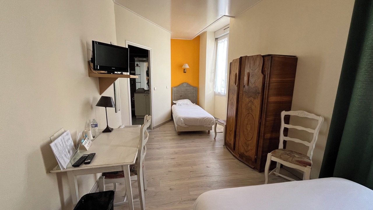 Photo of Bedroom in Sille-le-Guillaume