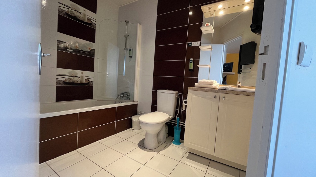 Photo of Bathroom in Sille-le-Guillaume