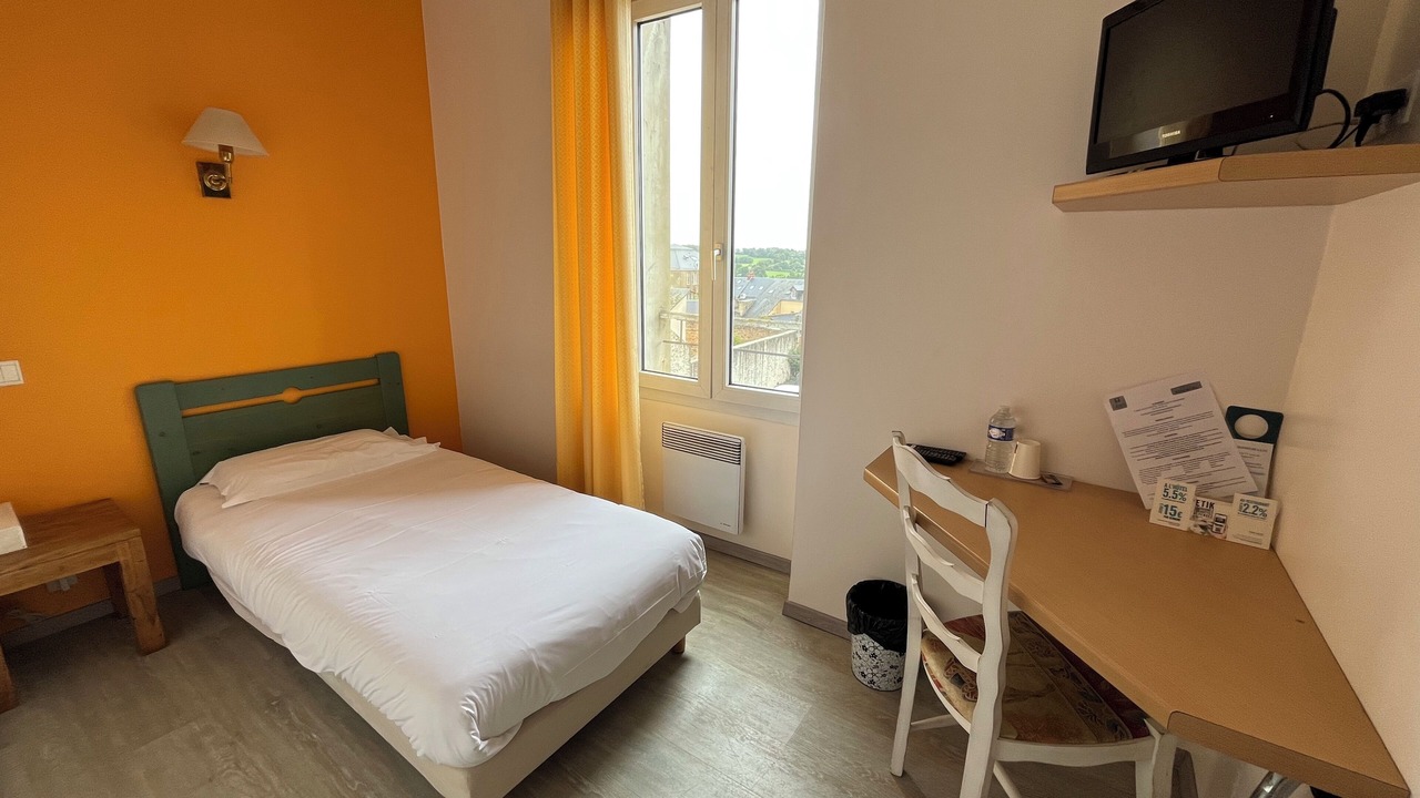 Photo of Bedroom in Sille-le-Guillaume