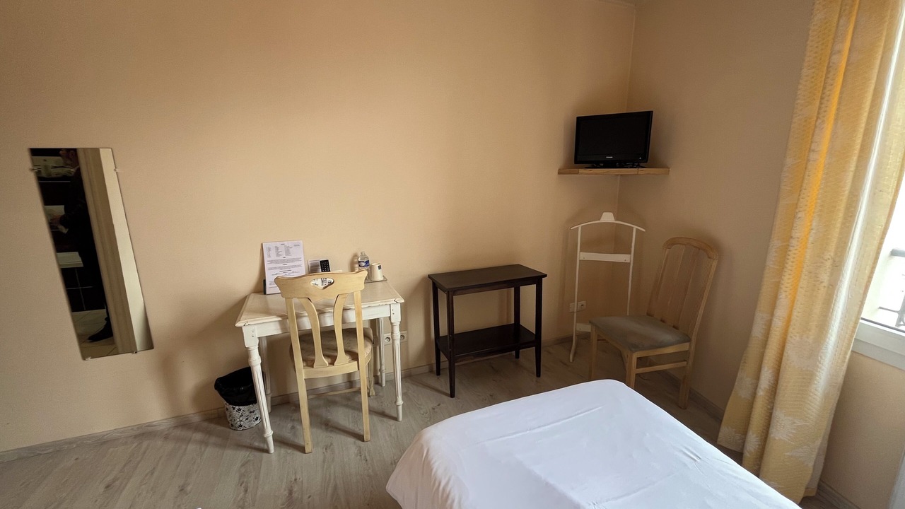 Photo of Bedroom in Sille-le-Guillaume