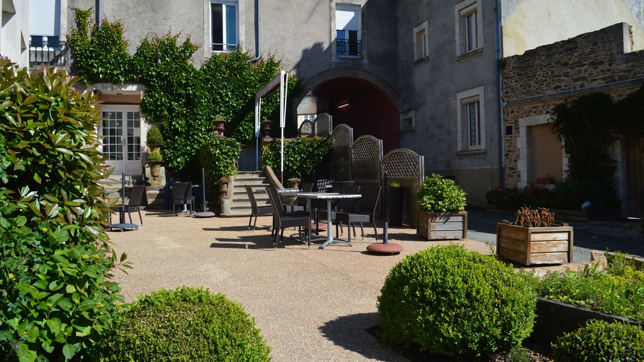 Photo of Patio Balcony in Sille-le-Guillaume