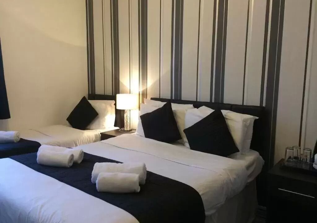 Photo of Others in Heston Central