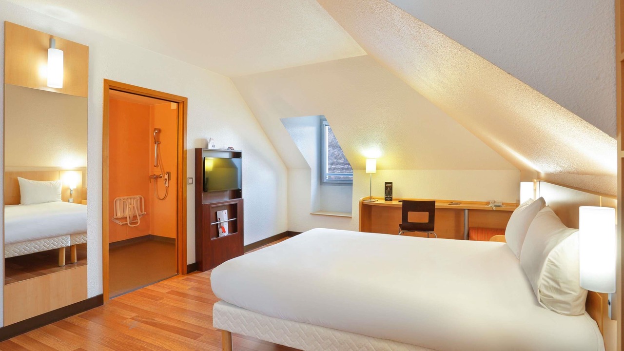 Photo of Bedroom in Etampes