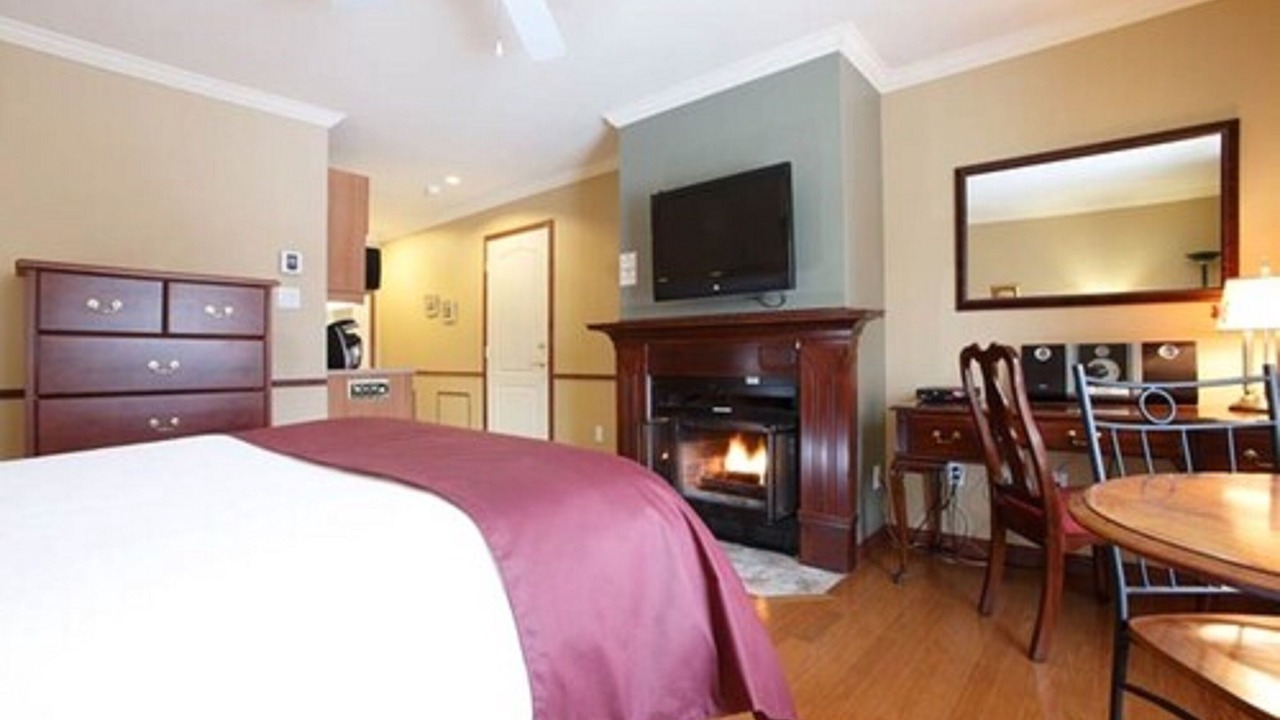 Photo of Bedroom in Saint-Sauveur
