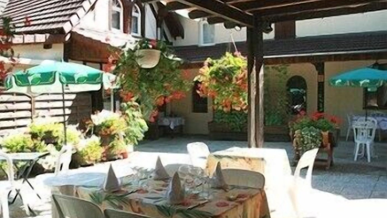 Photo of Others in Charette