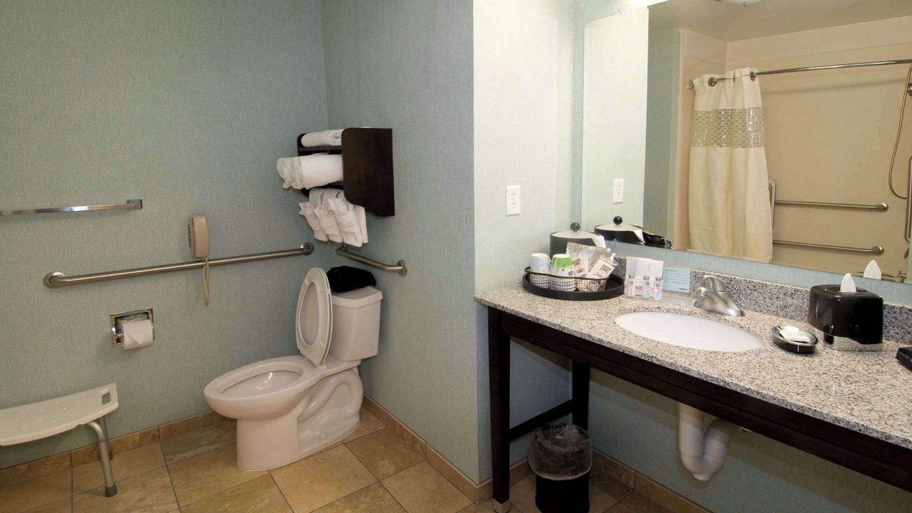 Photo of Bathroom in Pampa