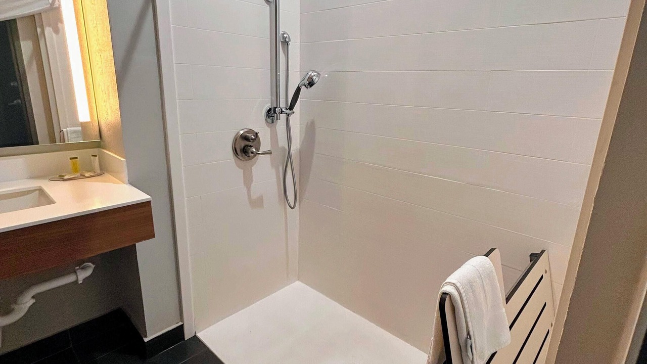 Photo of Bathroom in Gunter Afs
