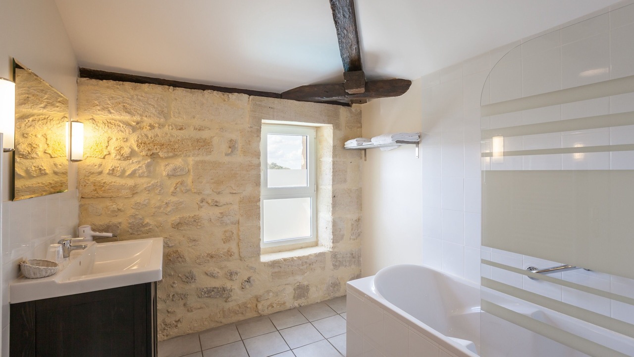 Photo of Bathroom in Puisseguin