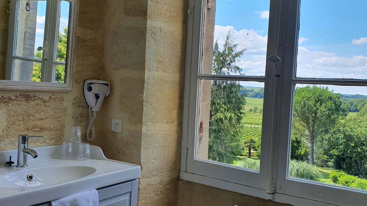 Photo of Bathroom in Puisseguin