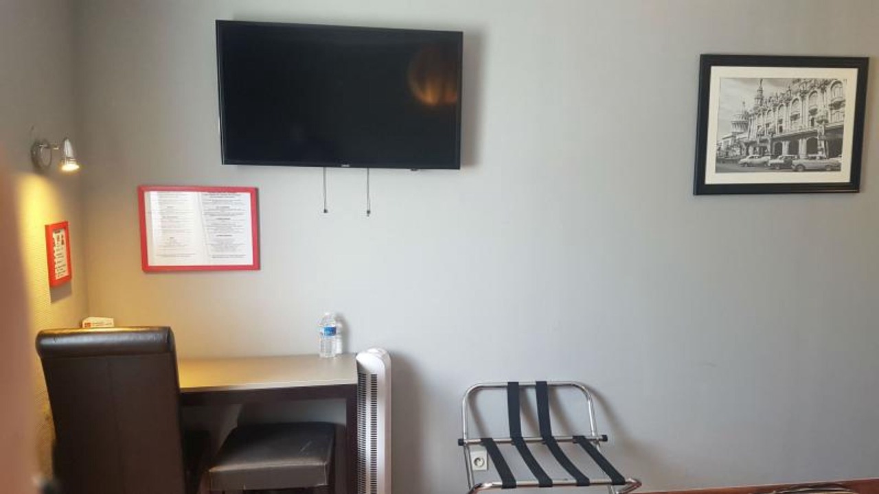 Photo of Bedroom in Tonnerre