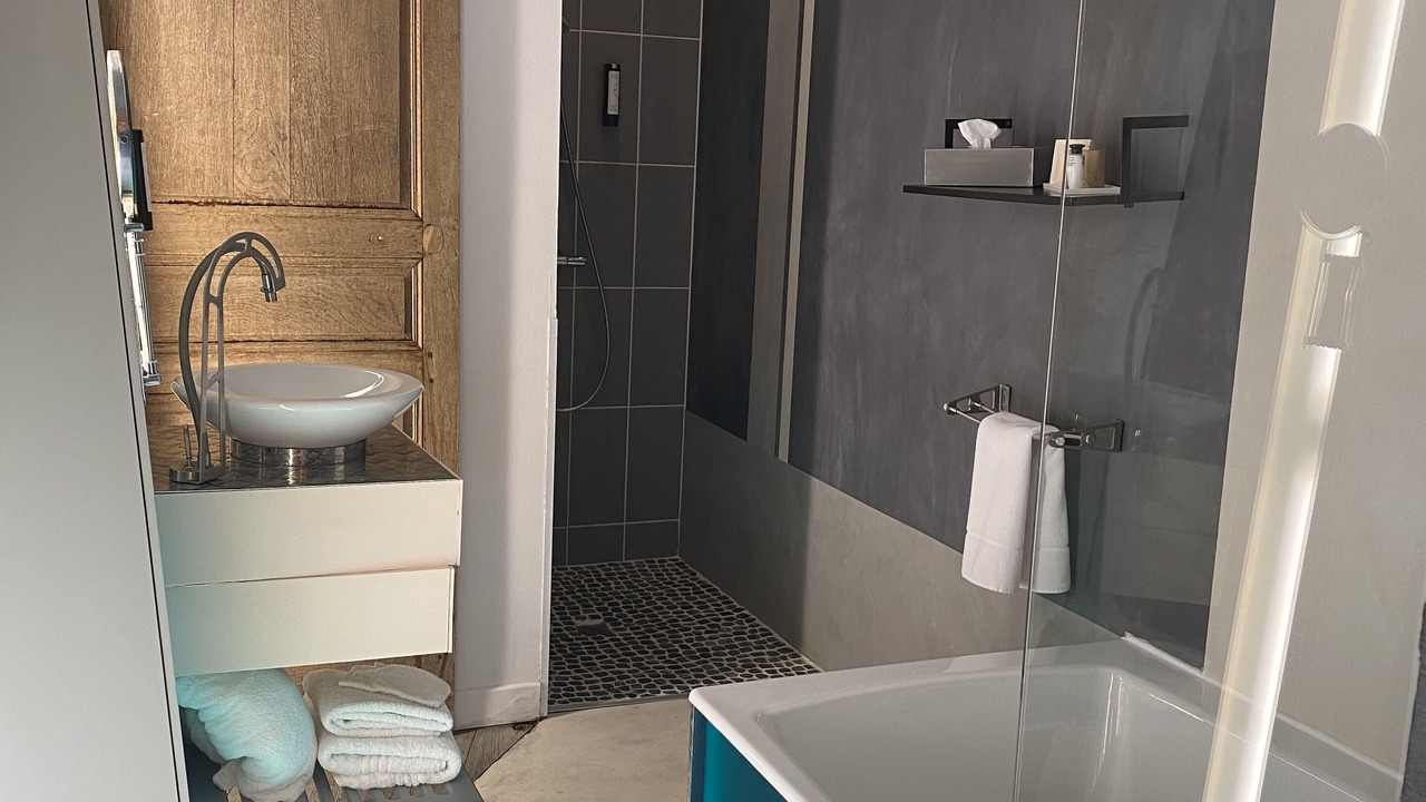 Photo of Bathroom in Charleville-Mezieres