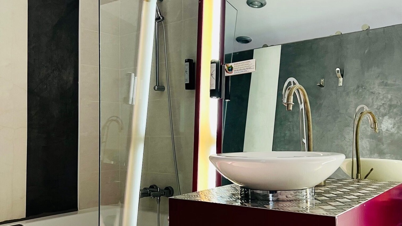 Photo of Bathroom in Charleville-Mezieres