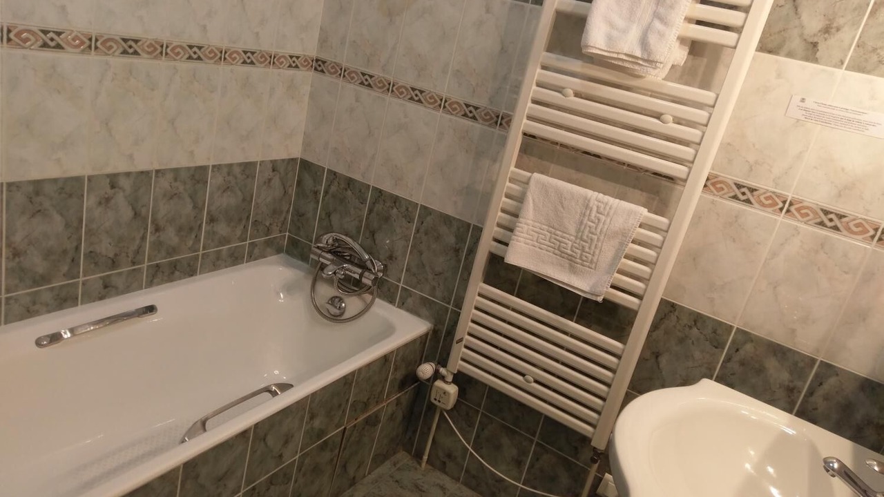 Photo of Bathroom in Corbigny