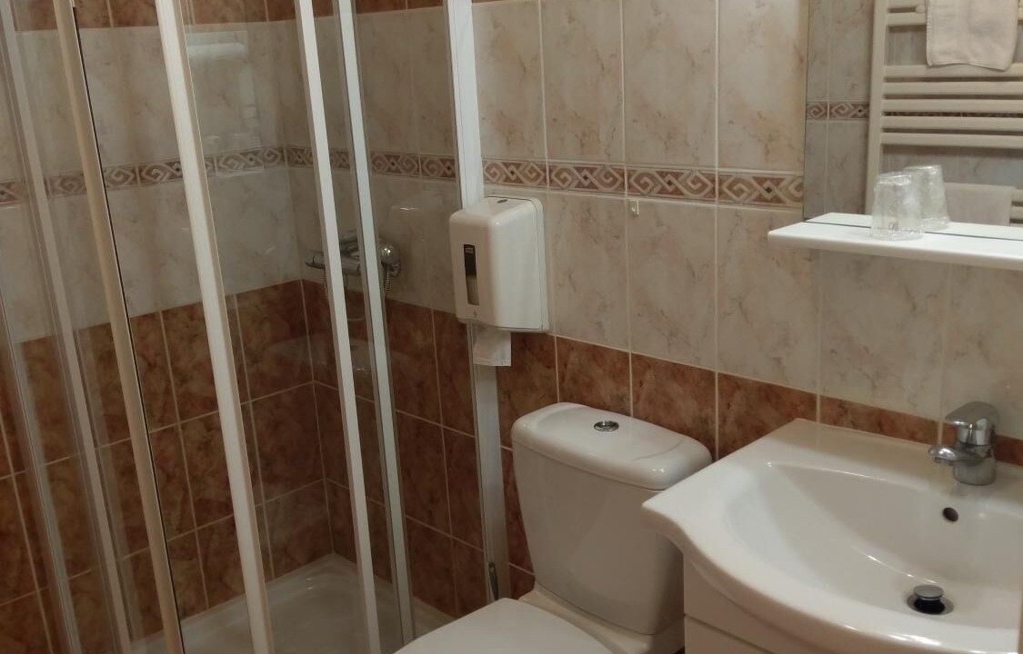 Photo of Bathroom in Corbigny