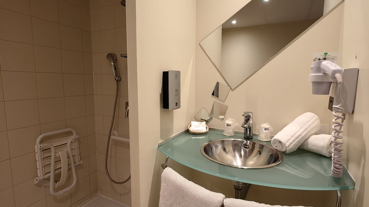 Photo of Bathroom in Chartres