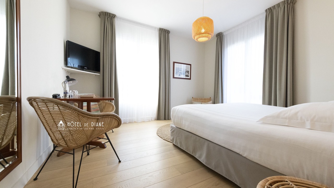 Photo of Bedroom in Sables-d'Or-les-Pins