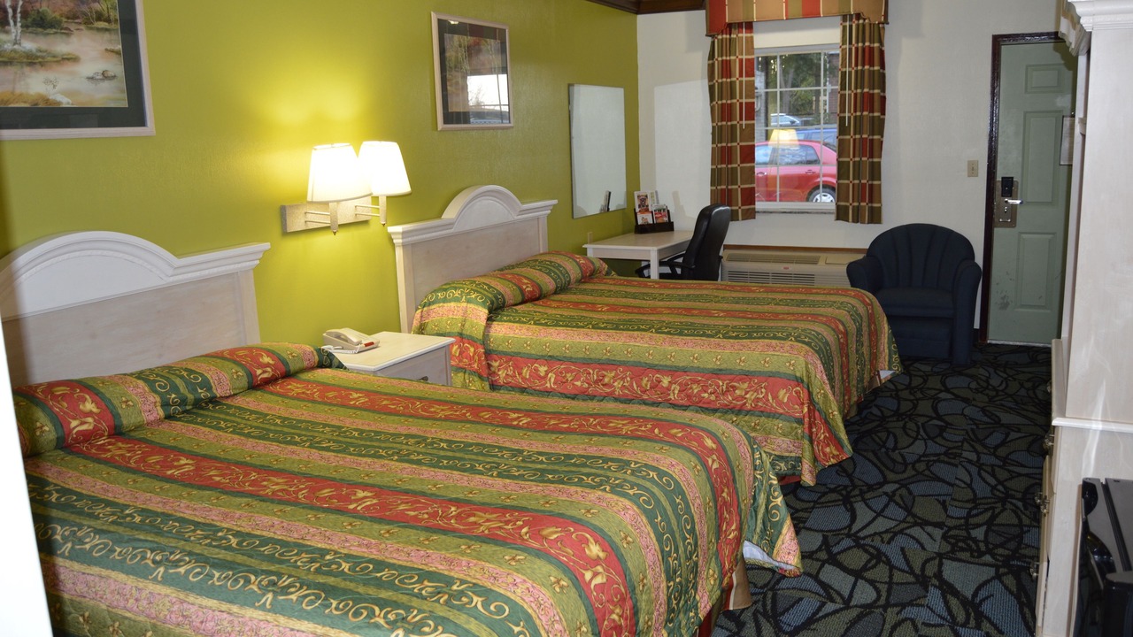 Photo of Bedroom in Cuyahoga Falls