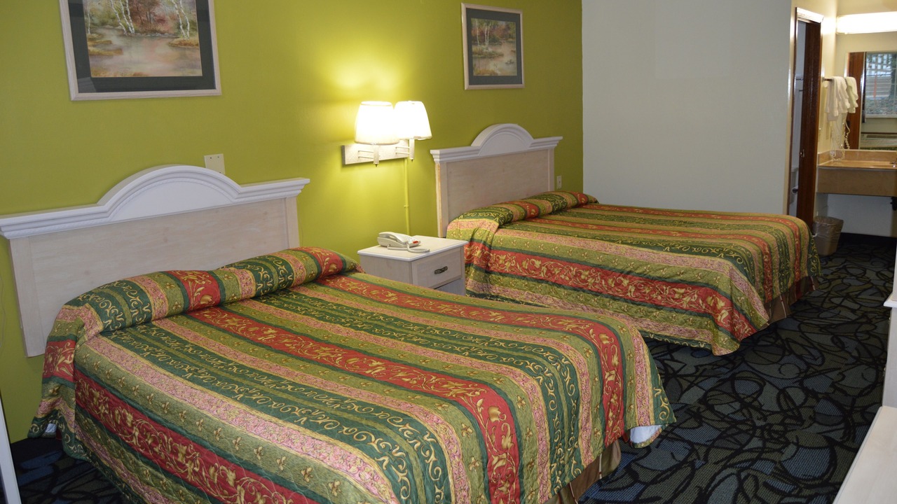 Photo of Bedroom in Cuyahoga Falls