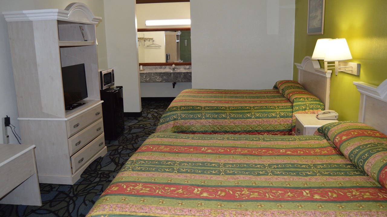 Photo of Bedroom in Cuyahoga Falls