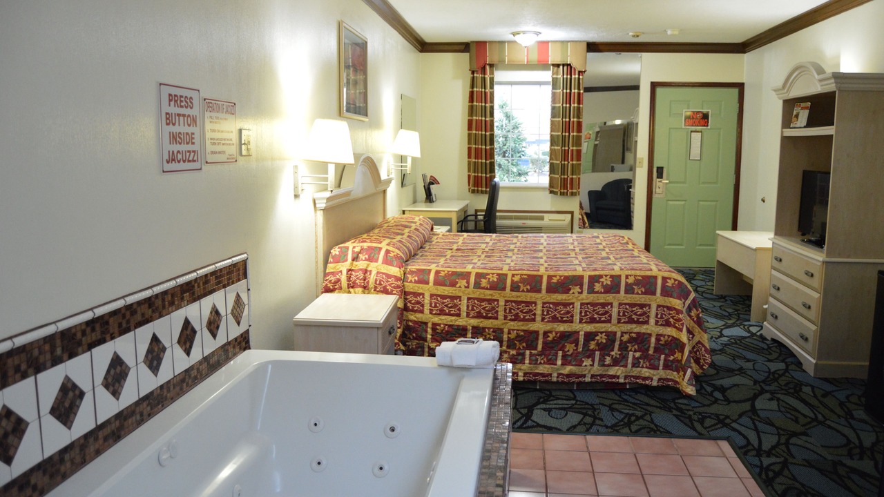 Photo of Bedroom in Cuyahoga Falls